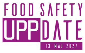 Lila typografisk logotyp som visar texten “FOOD SAFETY UPDATE” med ordet “UP” i en lila ruta och texten “13 MAJ 2027” längst ned, på vit bakgrund.